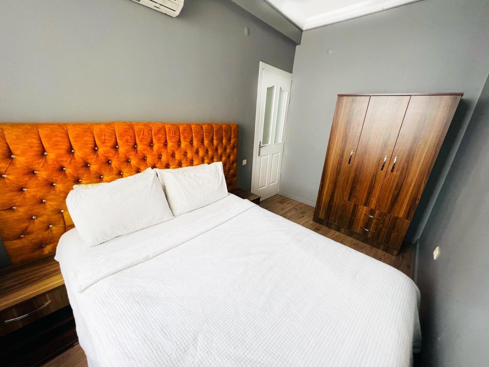 Zebra Hotel Alsancak Smirne Esterno foto