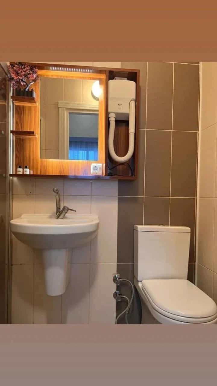 Zebra Hotel Alsancak Smirne Esterno foto